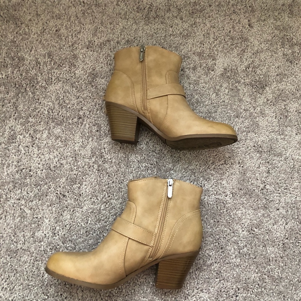 Tan Fringe Booties! - Picture 4 of 6